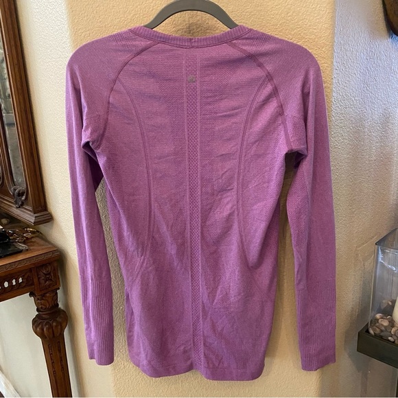LULULEMON Women Purple Swiftly Tech Long Sleeve Athletic Top Size 8-Minor Flaw - Picture 4 of 7